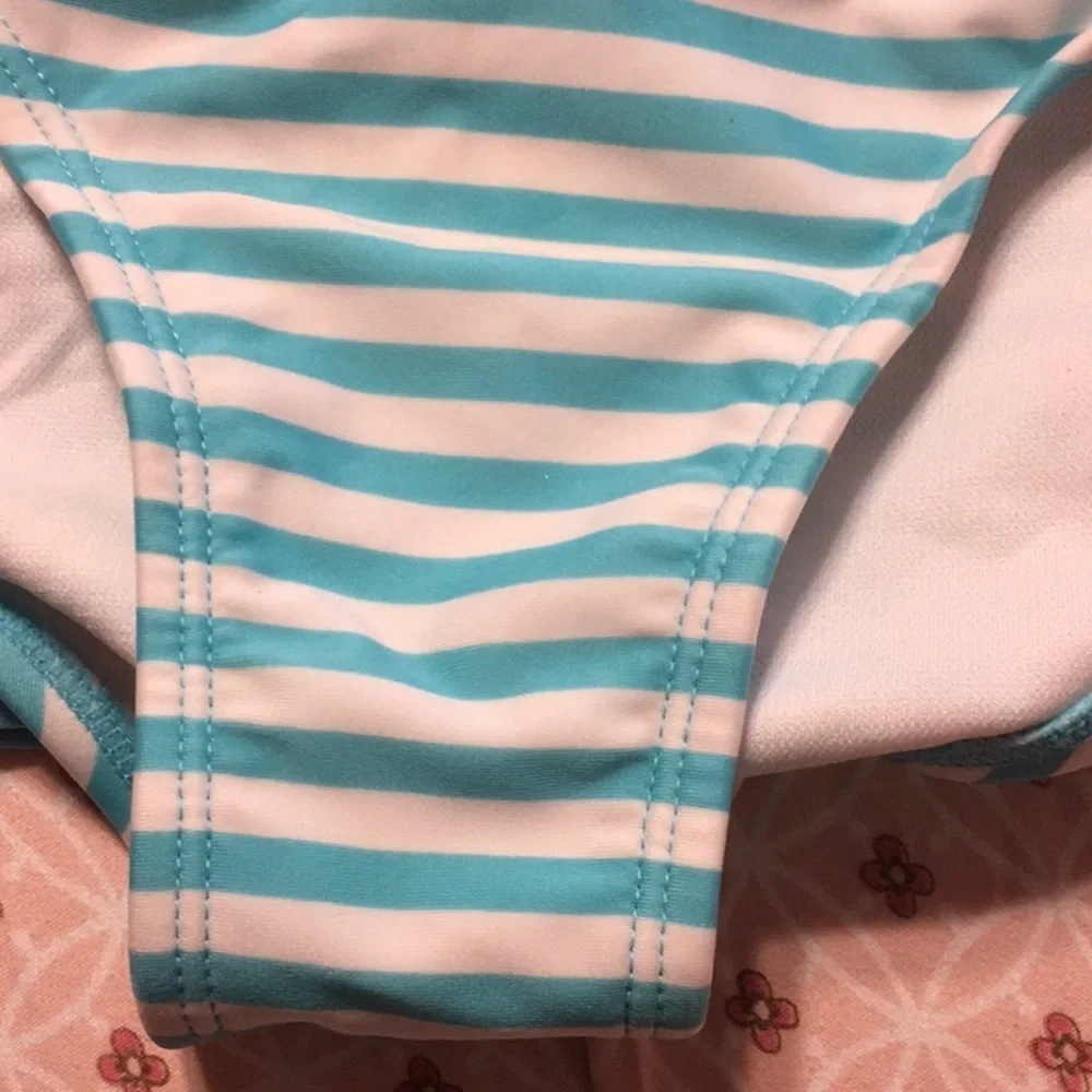 Xhilaration GUC 2piece swimsuit size 6/6X